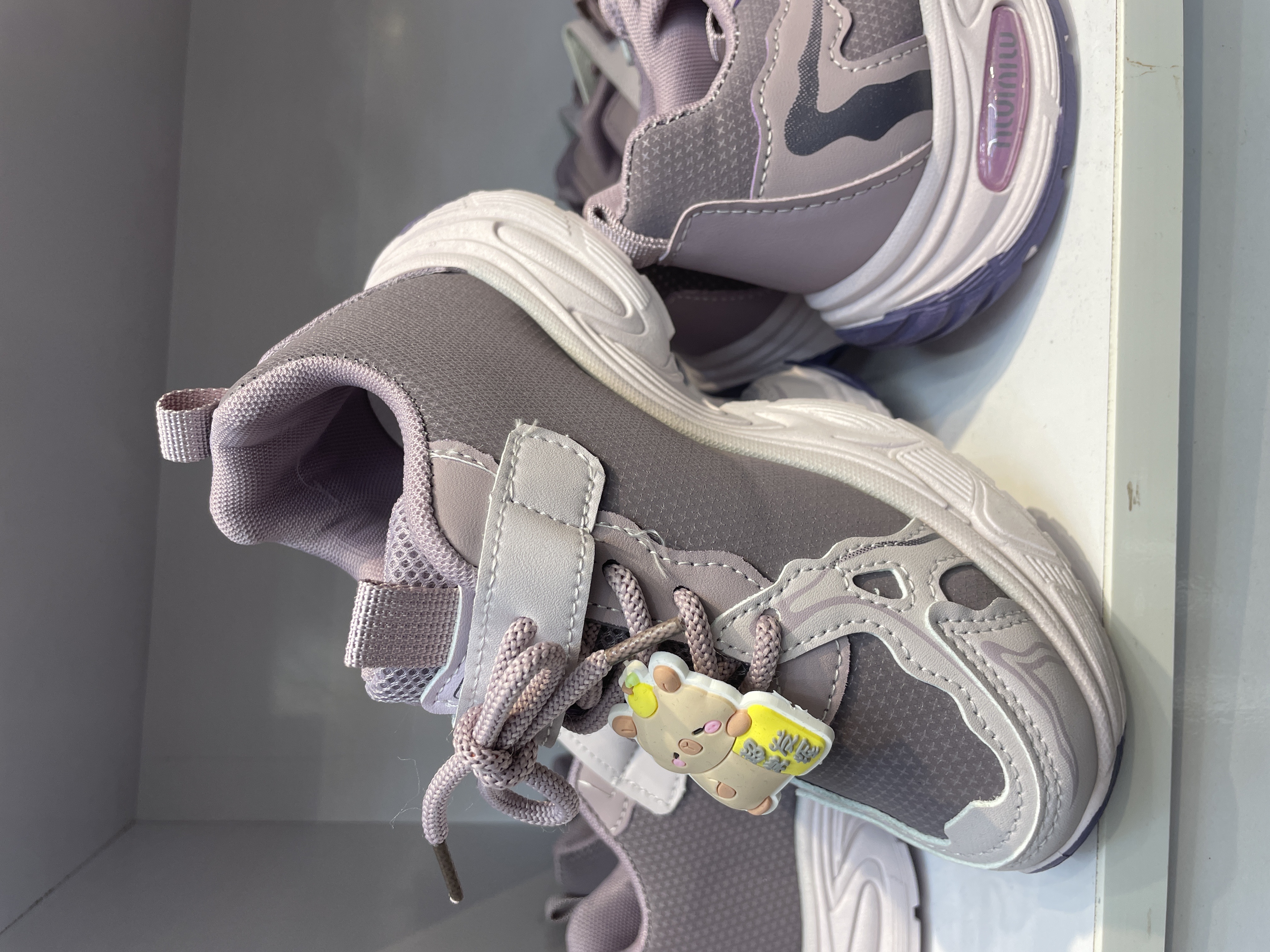 پیش‌نویس کفش اسپرت